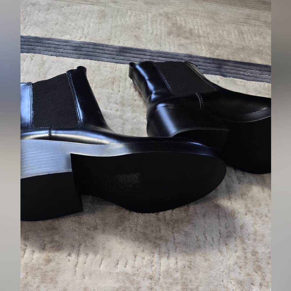 Brand new boots H&M 
Size: 38 - Picture 3 of 5
